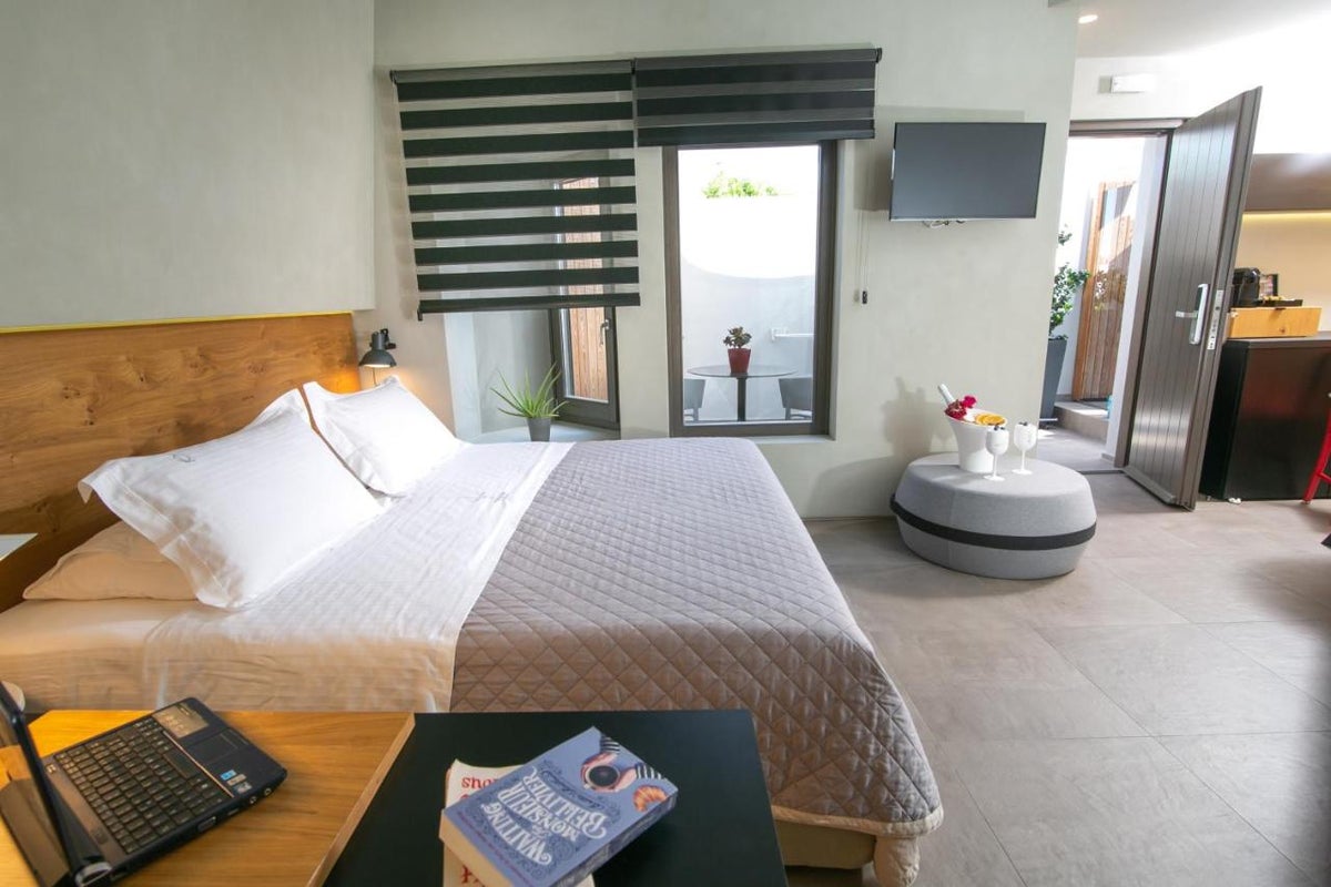 Marquise Suites