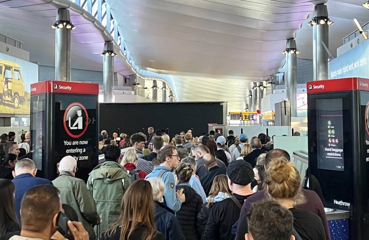 U.K. Airports Imposing Restrictions on Liquids Once Again, Leading to Confusion