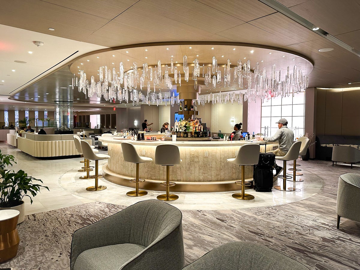 Chelsea Lounge at John F. Kennedy International Airport in New York [Review]