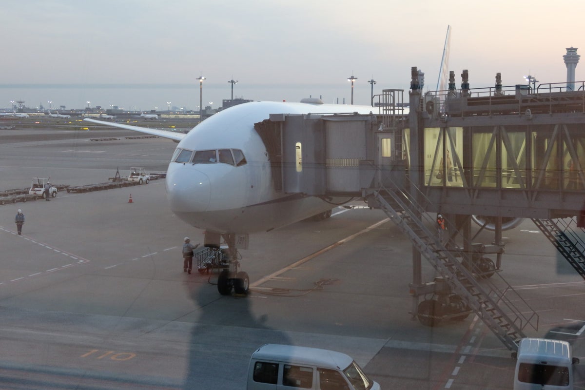 ANA 777