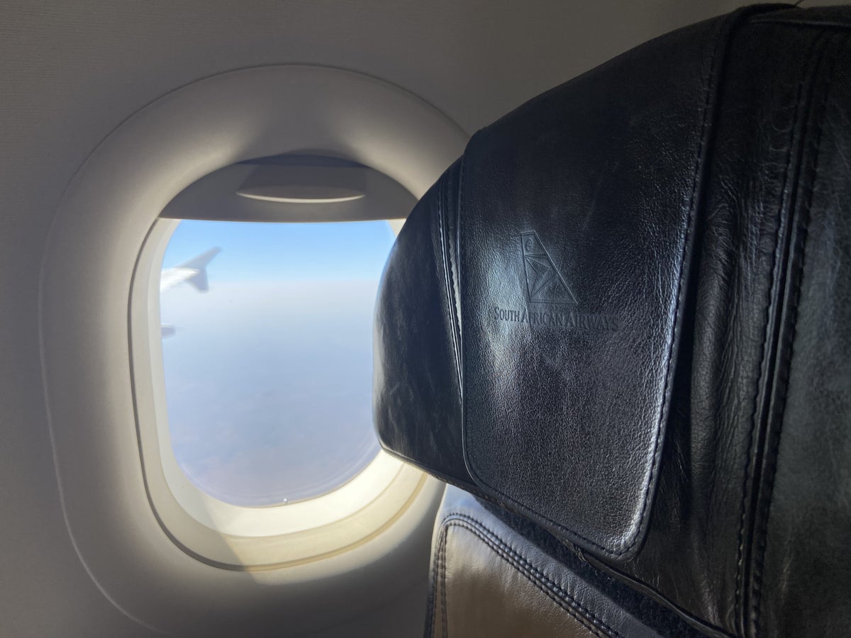South African Airways Airbus A320-200 Economy Class Review [JNB to VFA]