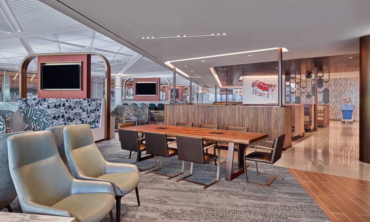 EWR Sky Club Lounge