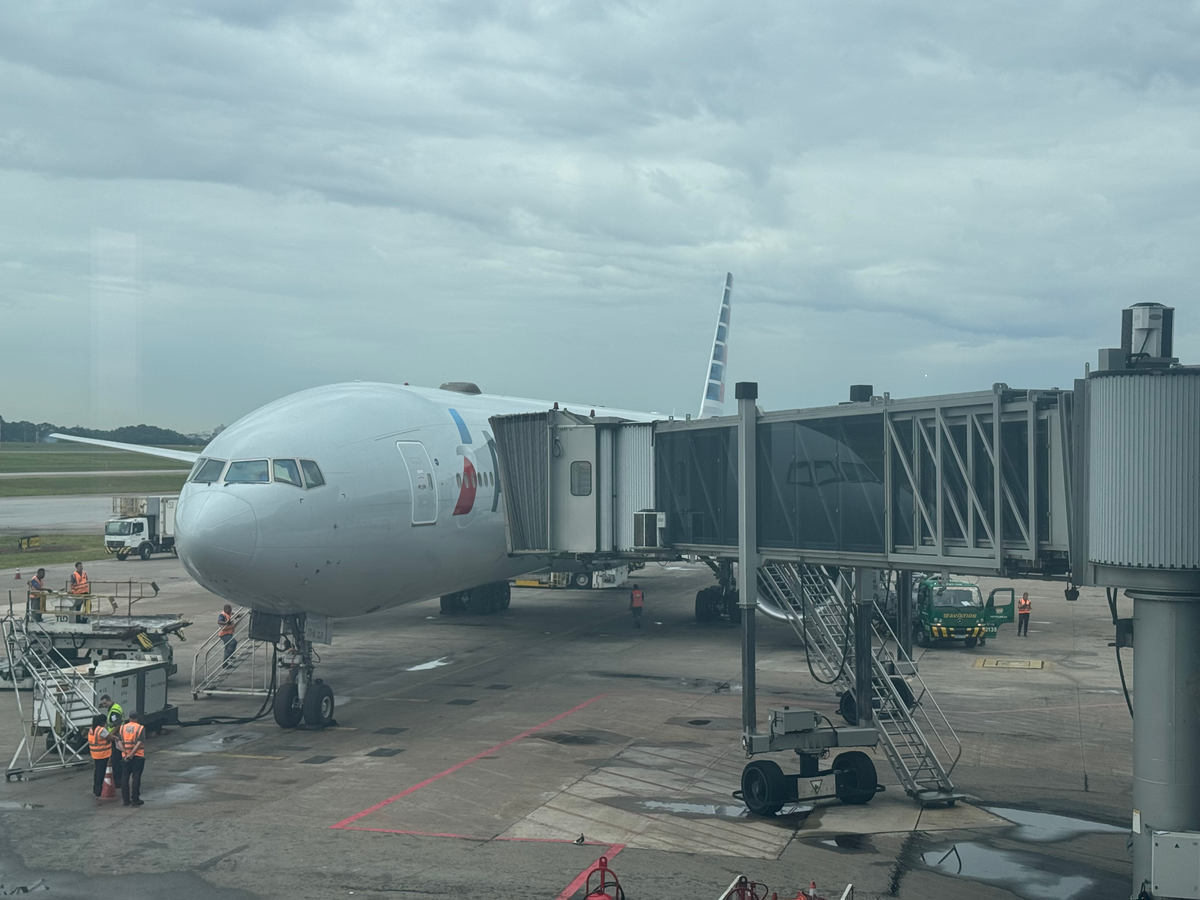 American Airlines Boeing 777-300 Flagship Business Class Review [MIA to GRU]